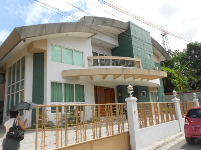  4-Large Bedrooms House in Guadalupe, Cebu City Semi-Furnished